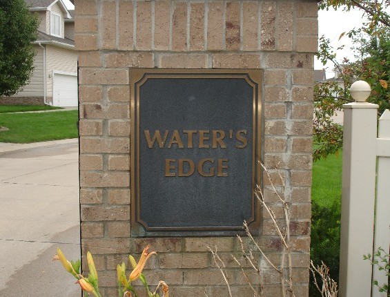 Waters Edge Court Image